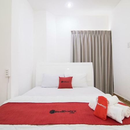 Reddoorz Plus Near Tan Dinh Market Хошимин Экстерьер фото