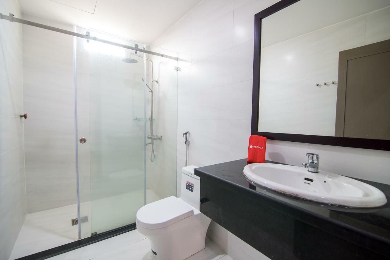 Reddoorz Plus Near Tan Dinh Market Хошимин Экстерьер фото