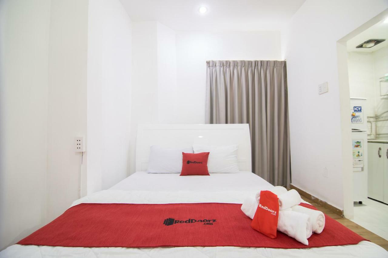 Reddoorz Plus Near Tan Dinh Market Хошимин Экстерьер фото