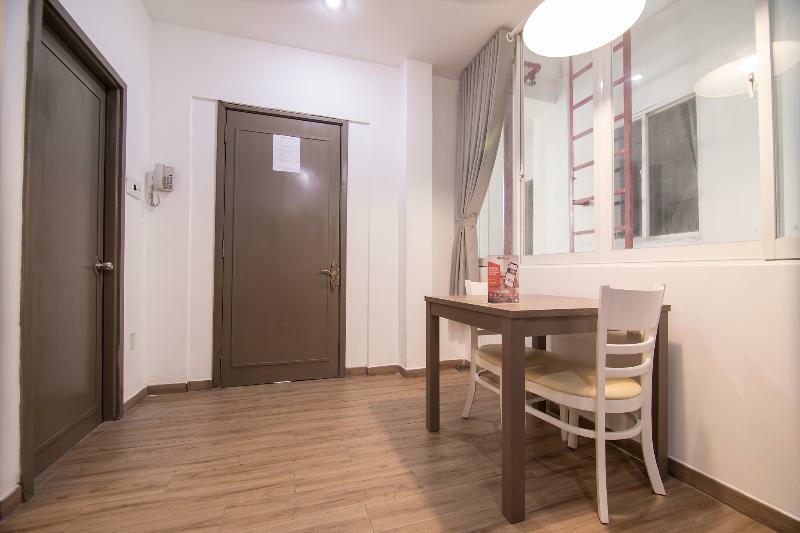 Reddoorz Plus Near Tan Dinh Market Хошимин Экстерьер фото